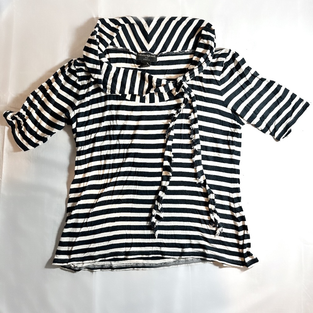 Banana Republic Women’s “Stretch” Loose Turtle Neck Top - Size M